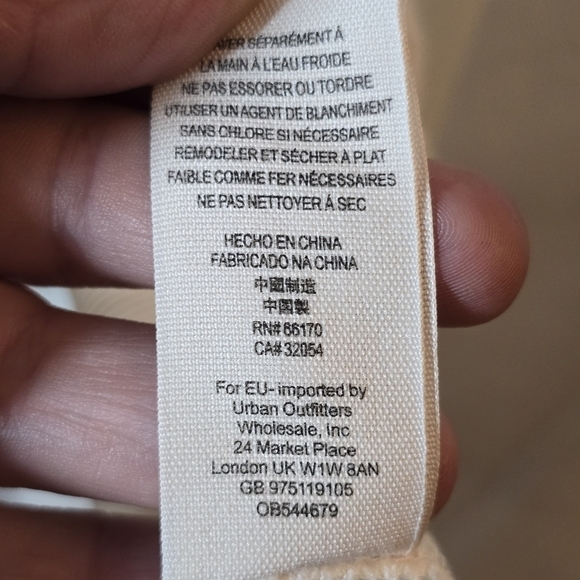 Free People Cream Lightweight Waffle Knit Oversized Shark Bite V Neck Top, sz XS - Picture 7 of 8